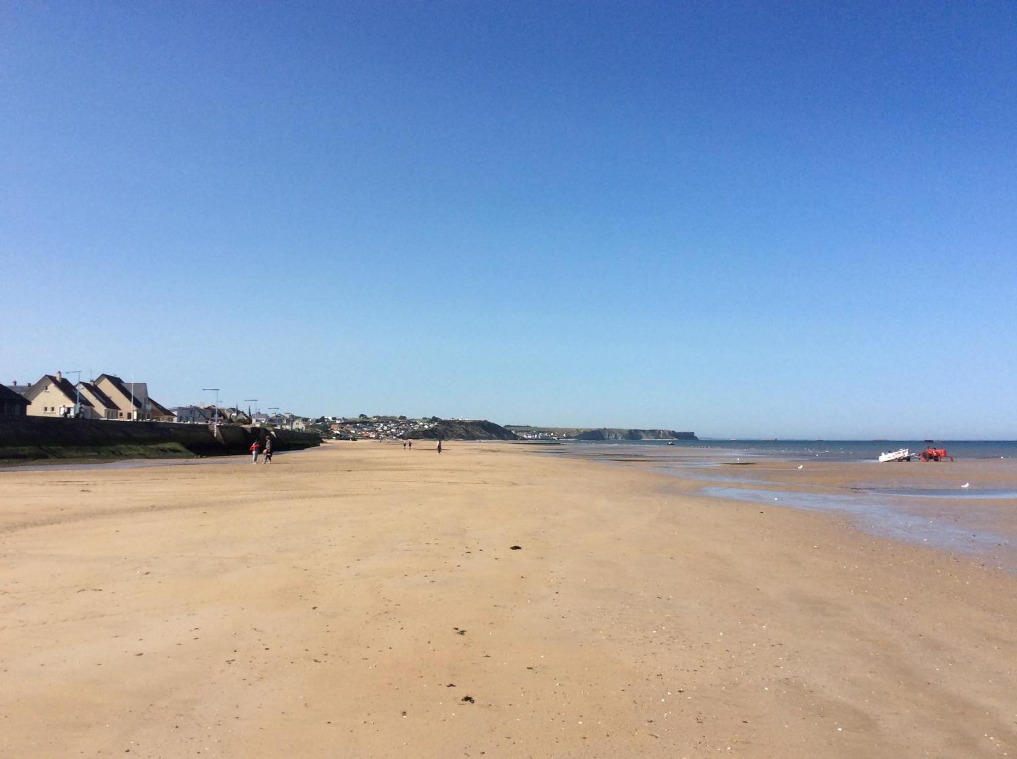 Sweet Omaha Belle Maison Recente Lumineuse Et Cosy Bien Equipee Jardin Clos 15 Mn A Pied Plage Omaha Beach Et Proche De Bayeux & Port En Bessin Saint-Laurent-sur-Mer Exterior foto